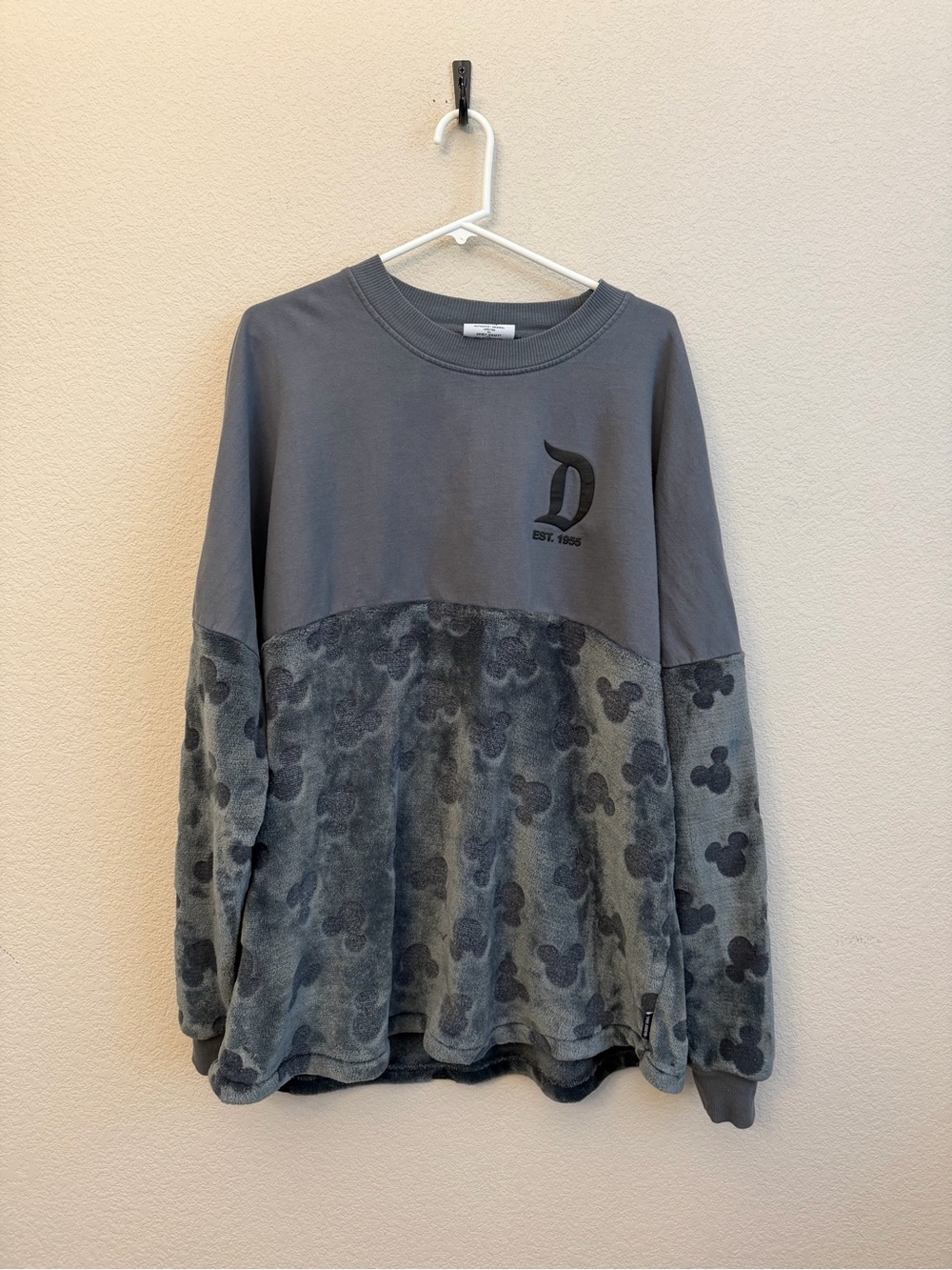 Disney Spirit Jersey Two-Tone Gray Crewneck Sweatshirt with Mickey Pattern Sz XL